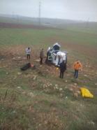 Mardin’de tarlaya devrilen otomobil sürücüsü yaralandı