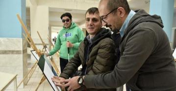 Görme engelliler de resimleri dokunarak hissedecek