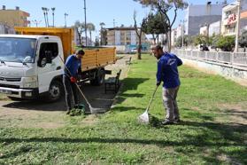 Toroslar’da park ve yeşil alanlar bakımdan geçiyor