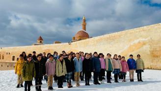 Tarihi ve doğal güzelliklerde ramazana özel ilahi seslendirdiler