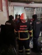 Bartın'da apartman yangınında 2 kişi dumandan etkilendi