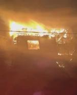 İstanbul - Sarıyer'de 2 gecekondu alev alev yandı; 4 yaralı