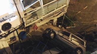 İstanbul - Silivri'de hafif ticari araç 5 metre yükseklikten düştü: 1'i ağır, 2 yaralı