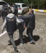 Diyarbakır'da Nevruz etkinliğinde terör örgütü pankartı açan 6 şüpheli gözaltına alındı