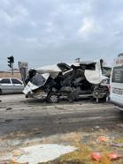 Fren sisteminde arıza olduğu iddia edilen kamyon, 4 araca çarptı: 19 yaralı/Ek fotoğraflar