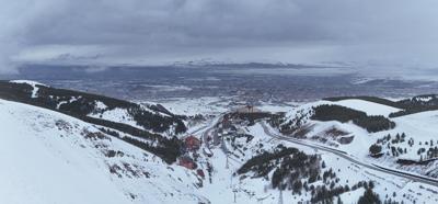 Kar kalınlığının 240 santimetre ölçüldüğü Palandöken'de kayak sezonu uzadı