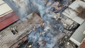 İzmir'de sanayi sitesinde yangın; 7 iş yeri zarar gördü