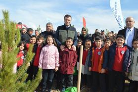 Niğde’de fidanlar toprakla buluşturuldu