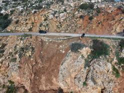 Aydıncık-Bozyazı karayolunda çökme yaşandı