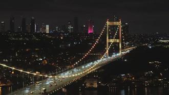 FSM Köprüsü 'Endometriozis' farkındalığı kapsamında sarı ışıklarla aydınlatıldı