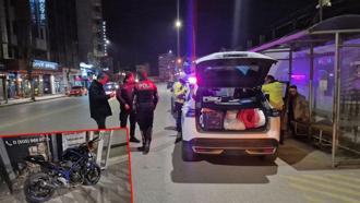 Eskişehir'de motosiklet ile hafif ticari araç çarpıştı: 1'i ağır 2 yaralı