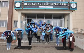 37 öğrenci ‘farkındalık’ için bir günü sadece 5'er litre suyla geçirdi