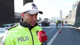 Boğazına şeker kaçan sürücüyü kurtaran polis: Görevimiz sadece trafiği yönetmek değil, can güvenliğini de sağlamak