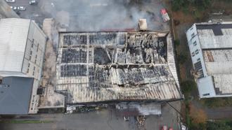 Trabzon’da yanan fındık fabrikasında hasar görüntülendi