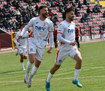 Balıkesirspor play-off kapısını araladı