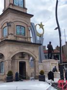 Atatürk heykeli yeni yerinde