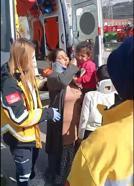 Hafriyat kamyonunun çarptığı otomobildeki 6'sı çocuk, 9 kişi yaralandı