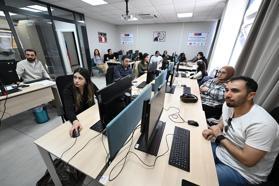 Mersin'de gençlere yapay zeka ve veri analizi eğitimi