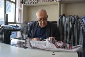 Yaşar usta, 12 metrekarelik dükkanında nostaljik çizgili pijamaları 60 yıldır üretiyor
