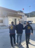 Kuşadası'nda 10 yıl 2 ay hapis cezasıyla aranan hükümlü yakalandı