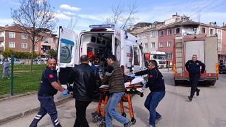 Evinde çıkan yangında bayılıp mahsur kaldı; itfaiyeciler kurtardı