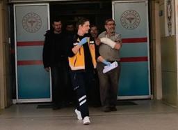 Elini ahşap kesim makinesine kaptıran iş yeri sahibi yaralandı