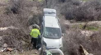Adıyaman'da hafif ticari araç devrildi: 4 yaralı