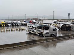 Orta Doğu’daki gerilime rağmen Habur Sınır Kapısı’nda ticaret trafiği kesintisiz sürüyor / Ek fotoğraflar