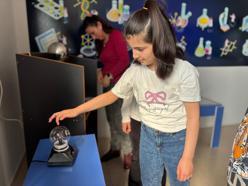 Yaparak yaşayarak öğrenme merkezi, geleceğe ışık tutuyor