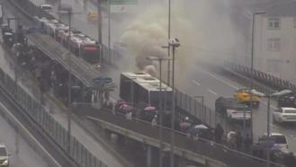 Şişli'de metrobüste yangın