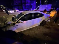 Diyarbakır'da 2 otomobilin çarpıştığı kazada 3 kişi yaralandı