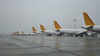 Sabiha Gökçen Havalimanı'nda uçuşlara yağmur engeli; 42 uçak divert etti