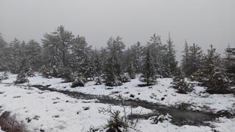 Demirci'de yüksek kesimlerde kar yağışı etkili oluyor