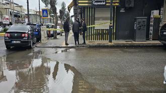 Çarşaf giyip soygun için girdikleri kuyumcuda iş yeri sahibini yaralayan şüpheliler yakalandı