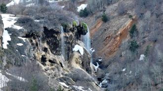 Tabiat parkı ilan edilen Dipsizgöl Şelalesi'nde düzenleme çalışması