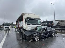 TEM’de 6 araç zincirleme kazaya karıştı: 3 yaralı