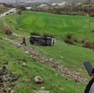 Şırnak’ta öğrenci servisi şarampole devrildi: 5 yaralı