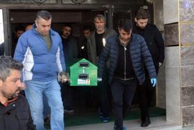 Tartıştığı babasını boğazını keserek öldürdü