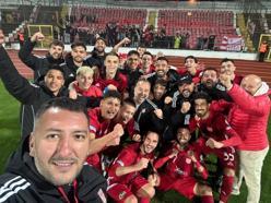 Ayvalıkgücü Belediyespor dört dörtlük