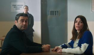 Alya, Cihan'la Meryem'i el ele yakaladı