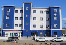 Emniyete imza vermeye plakasız motosikletle gelen ehliyetsiz sürücüye 86 bin lira ceza