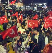 ‘Bizim Çocuklar’ın başarısı Trabzon’da horon ve kolbastı oynayarak kutlandı