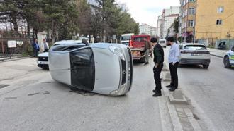 Eskişehir’de otomobil devrildi; sürücü yara almadan kurtuldu