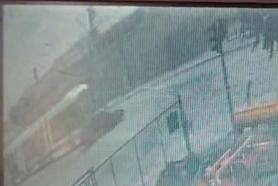 Tramvay ve otomobilin kazası kamerada