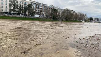 Çanakkale'de Kocabaş Çayı taştı; tarım arazileri sular altında kaldı (3)
