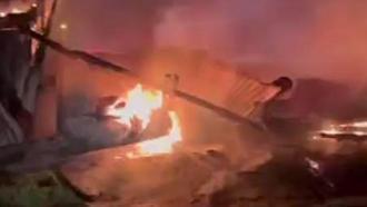 Yıldırım düştü, ahır yandı