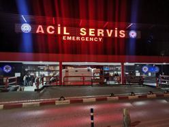 Parkta rastgele bıçak sallayan kişi, 2 yaşındaki Samet’i boğazından yaraladı