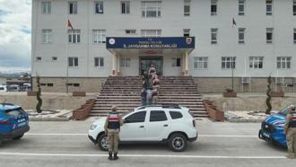 Kendilerini polis ve savcı olarak tanıtıp 2 milyon lira dolandıran şüpheliler yakalandı