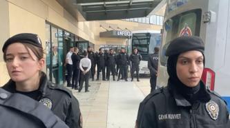 Mustafa Bozbey’in de aralarında bulunduğu 57 şüpheli adliyeye sevk edildi; sağlık kontrolünden geçirildiler