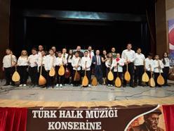 Bağlama kursiyerlerinden eşsiz konser